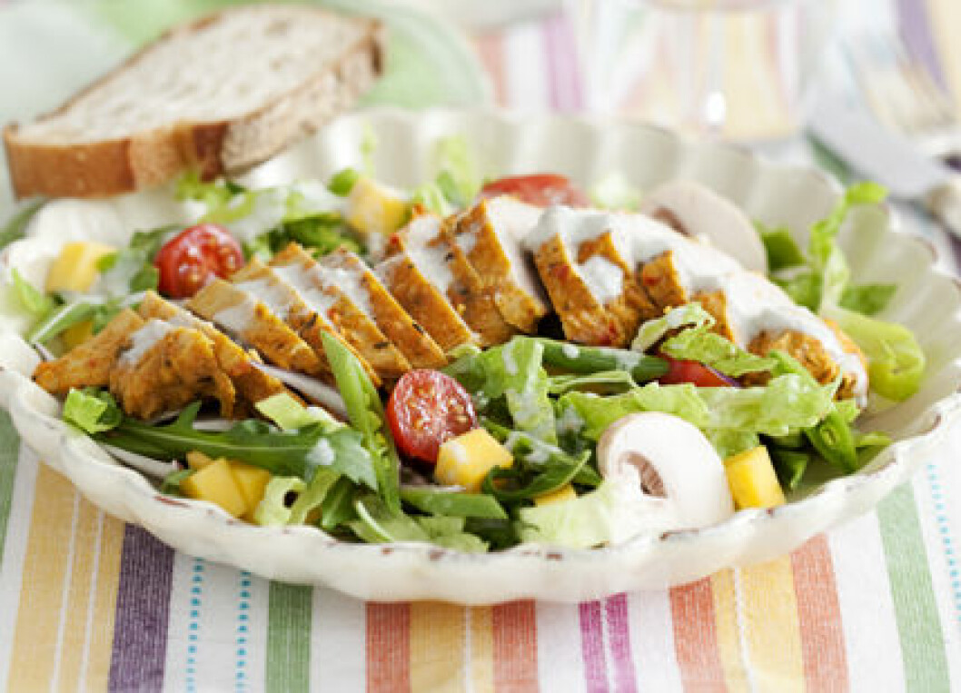 Svalkande kycklingsallad.
