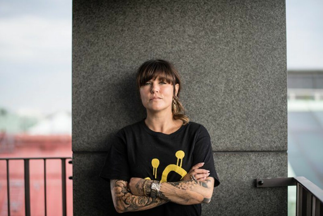 Mia Skäringers föreställning <em>No More Fucks To Give</em> har hyllats av kritikerna. En bild på skådespelerskan och komikern Mia Skäringer.