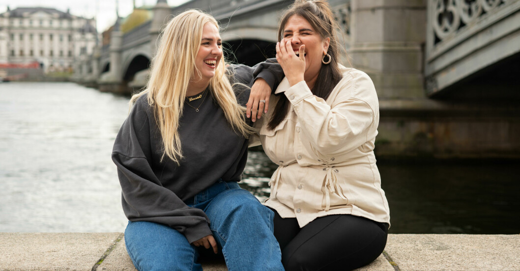 Foto: Pablo Palmieri. Systrarna Micaëla och Stefanie Gripenberg har podden Vem vill prata med en sorgsen?