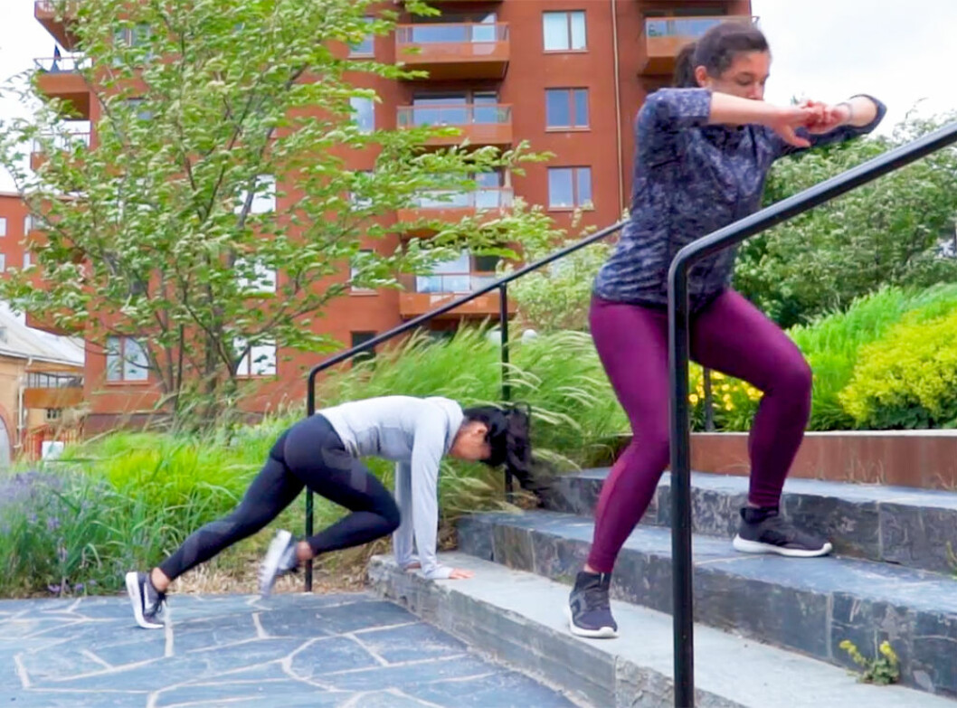 Mountain climbers och låga sidosteg – HIIT-träning i trappa 6 övningar