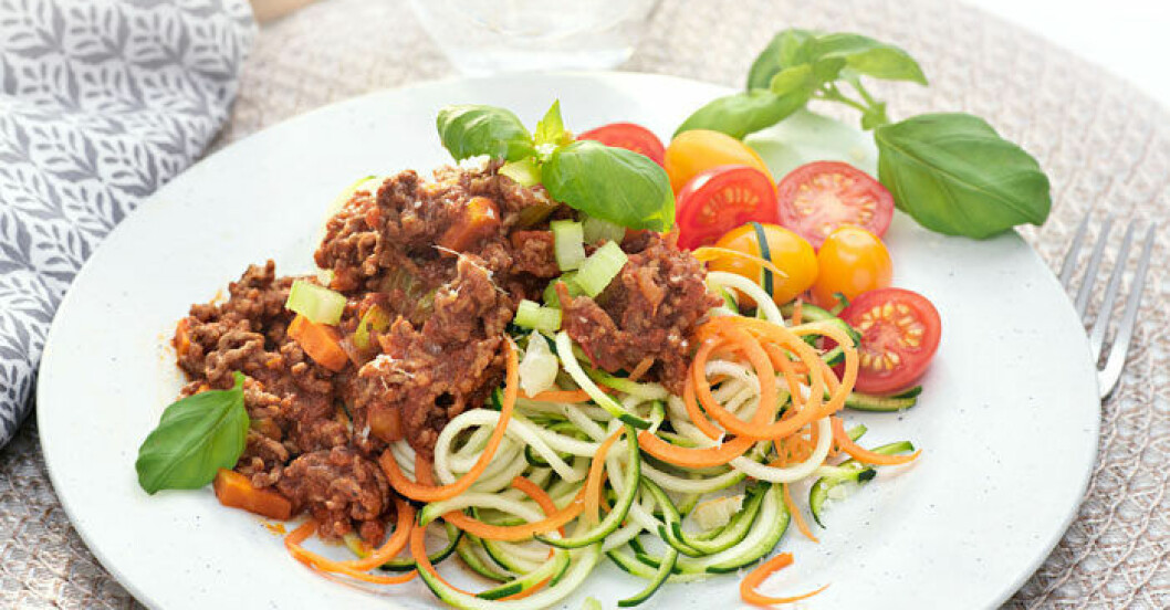 Recept av: Ulrika Davidsson Foto: Malte Danielsson Köttfärssås med squash och morotsspaghetti