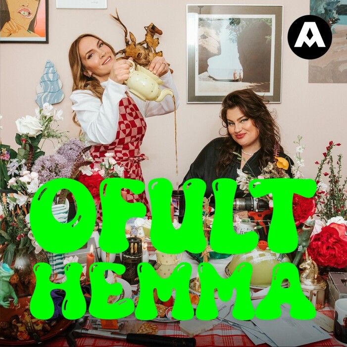Brita Zackari och Kakan Hermansson startar ny podd: Ofult hemma med premiär 8 juni 2022.