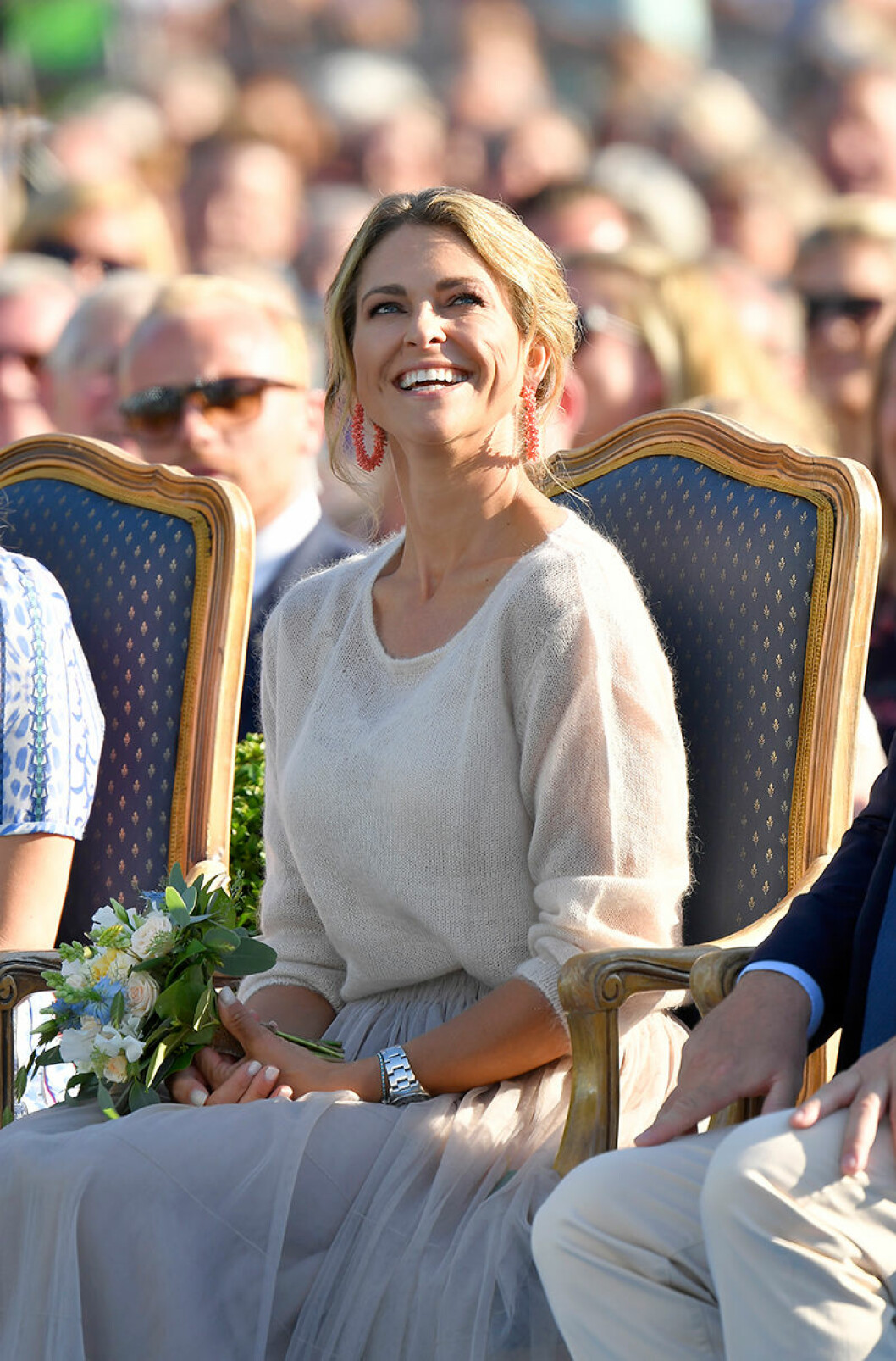 Prinsessan Madeleine <a href="https://www.femina.se/madeleine-och-sofia-bar-nordisk-design-harifran-kommer-deras-outfits/">på Victoriadagen i somras</a>. madeleine intervju mama 2019