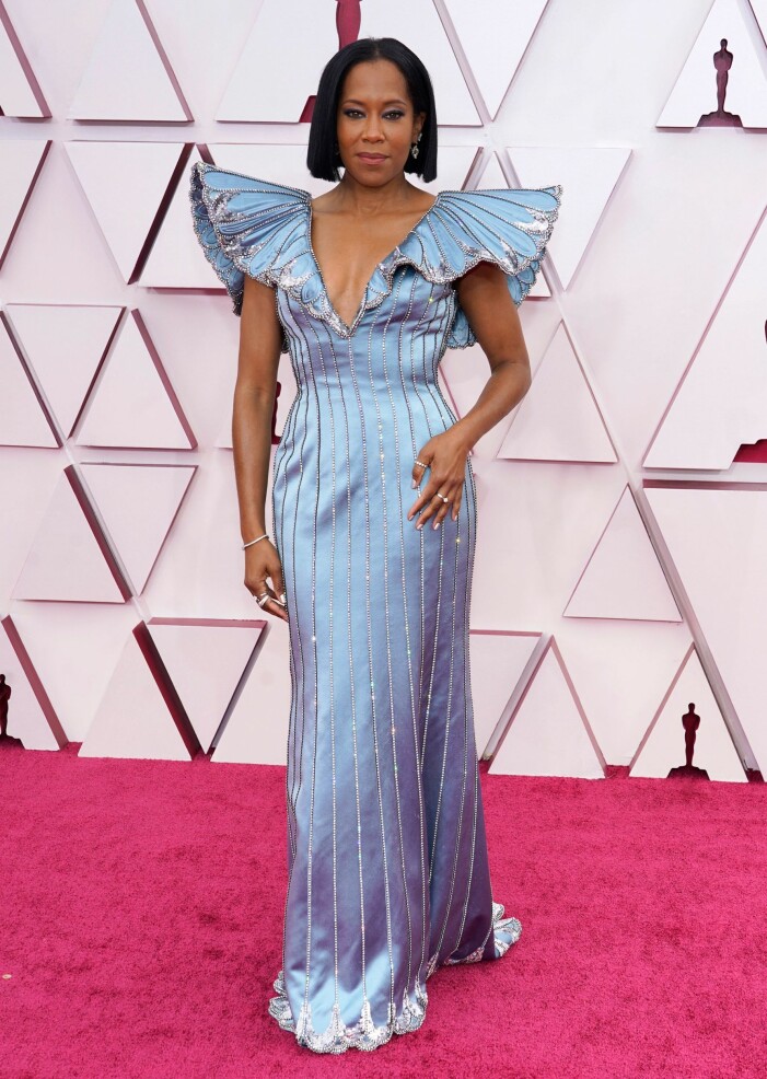 Regina King på röda mattan på Oscarsgalan 2021
