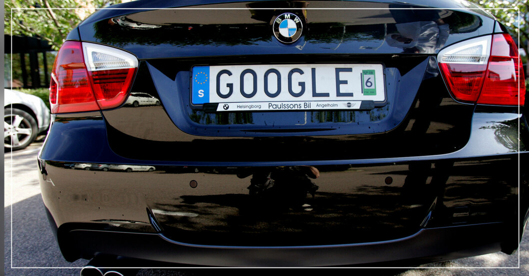 Bil med registreringsskylten Google