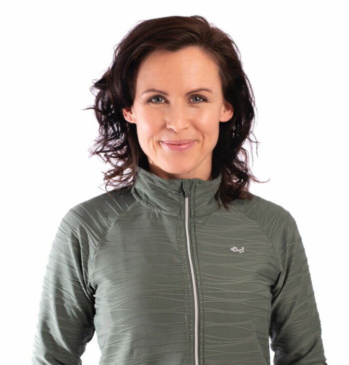 Sandra Hiort ler