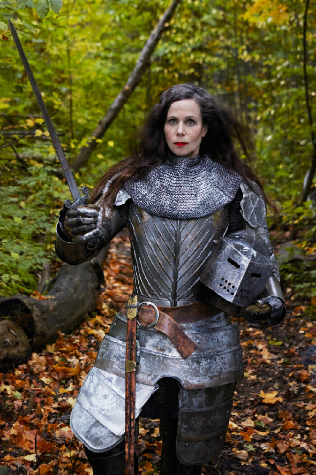 Sara Danius som Jeanne D’Arc i <em>Sagolika kvinnor</em>-kalendern 2019. Sara Danuis i Sagolika kvinnor