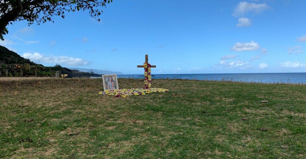 Hannas minnesplats på ön hon hade älskat. Hanna fick en minnesplats på Hawaii, ön hon hade älskat.