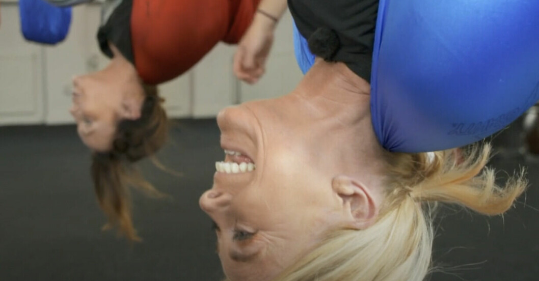 Både Pernilla Wahlgren och Hanna Hedlund passade på att sjunga under yogapasset.