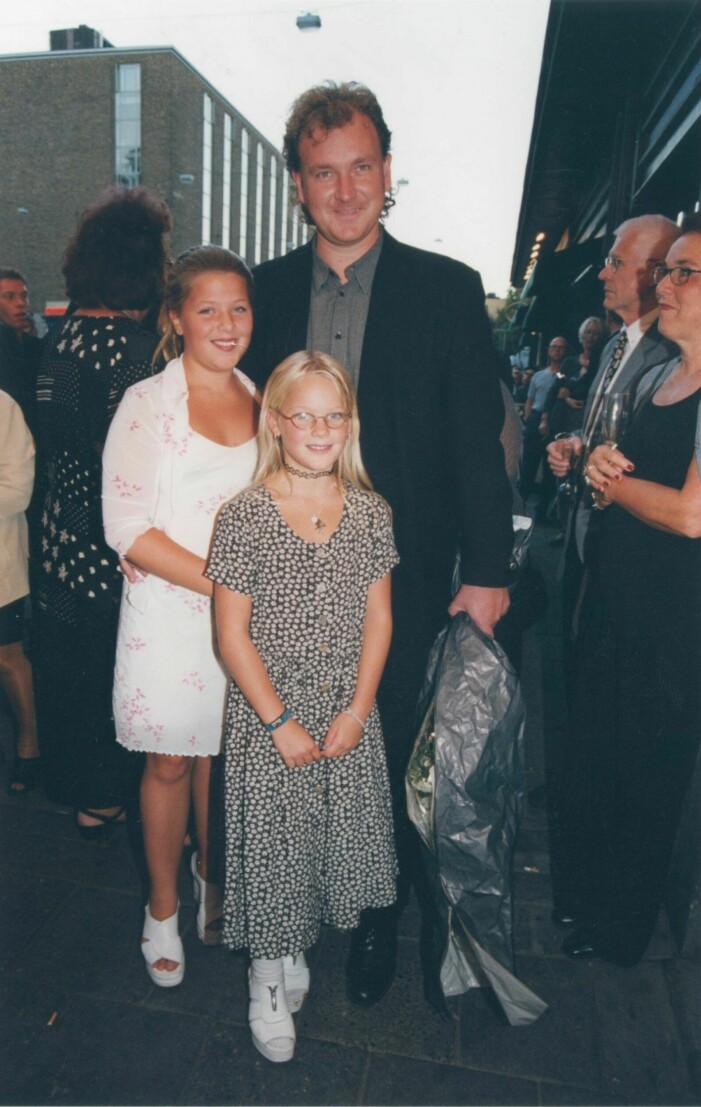 Patrik Ehrlersson med bonusdöttrarna Amanda Engberg och Malin Engberg 1999.