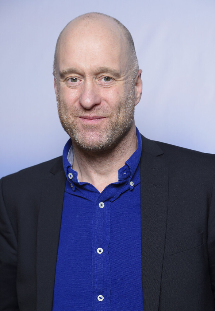 David Eberhard, överläkare i psykiatri. Överläkaren David Eberhard tittar in i kameran