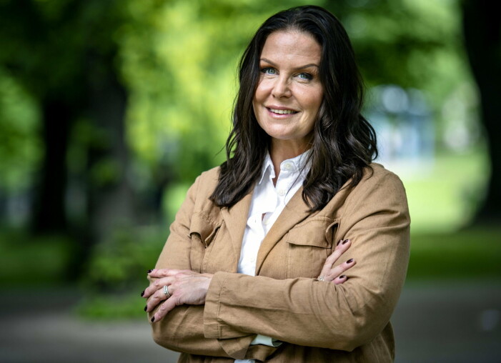 Titti Schultz i brun jacka.