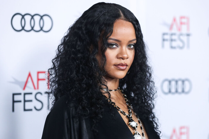Rihanna är ofta dramatiskt snygg i helsvart.
