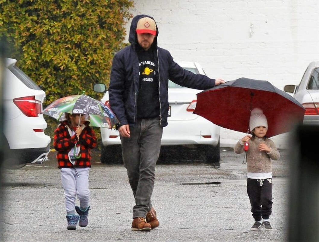 Ryan Gosling med döttrarna Esmeralda Amada och Amada Lee. Esmeralda Amada Amada Lee Gosling och Ryan Gosling