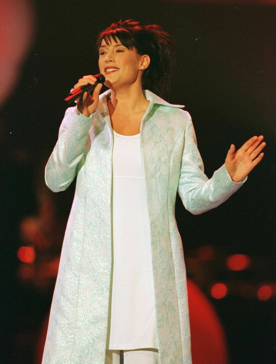 Jill var 24 år när hon vann Melodifestivalen med låten Kärleken är år 1998.