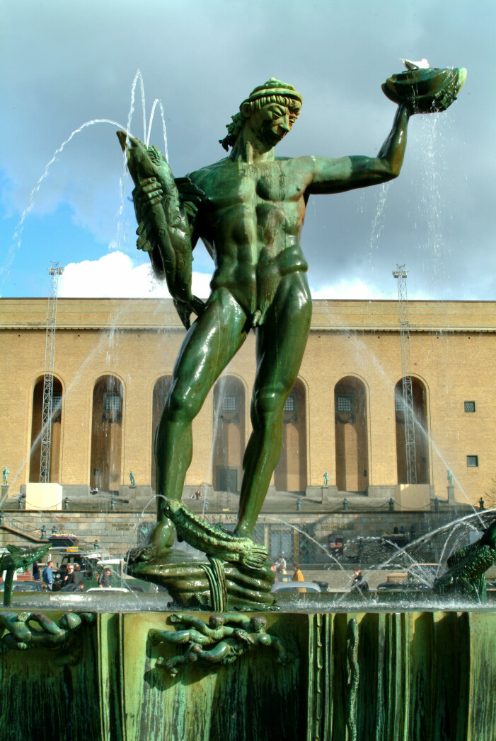 Här glänser Poseidonstatyn i Göteborg!