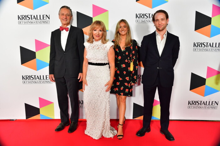 Maken Sten Haage och Malou von Sivers med barnen Julia och Malcom på Kristallengalan 2021.