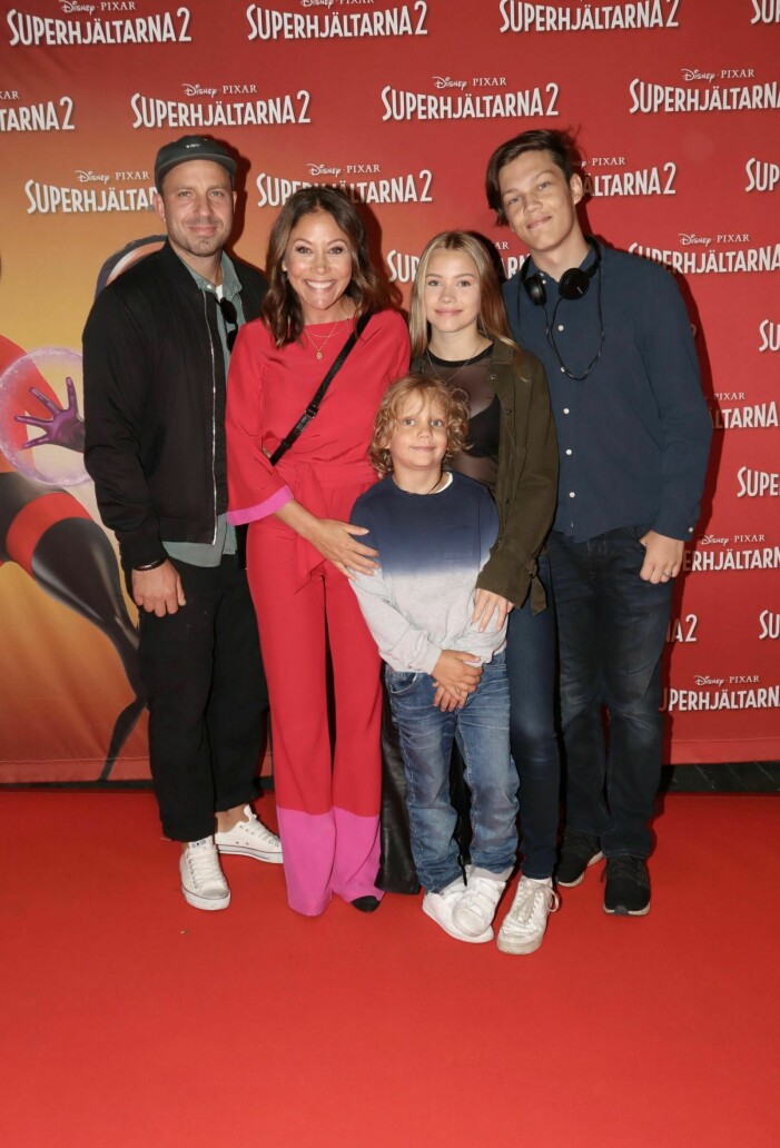 Tilde med maken Thomas och barnen Zion, Naemi, Iliyah på galapremiär. Tilde med maken Thomas och barnen Zion, Naemi, Iliyah.
