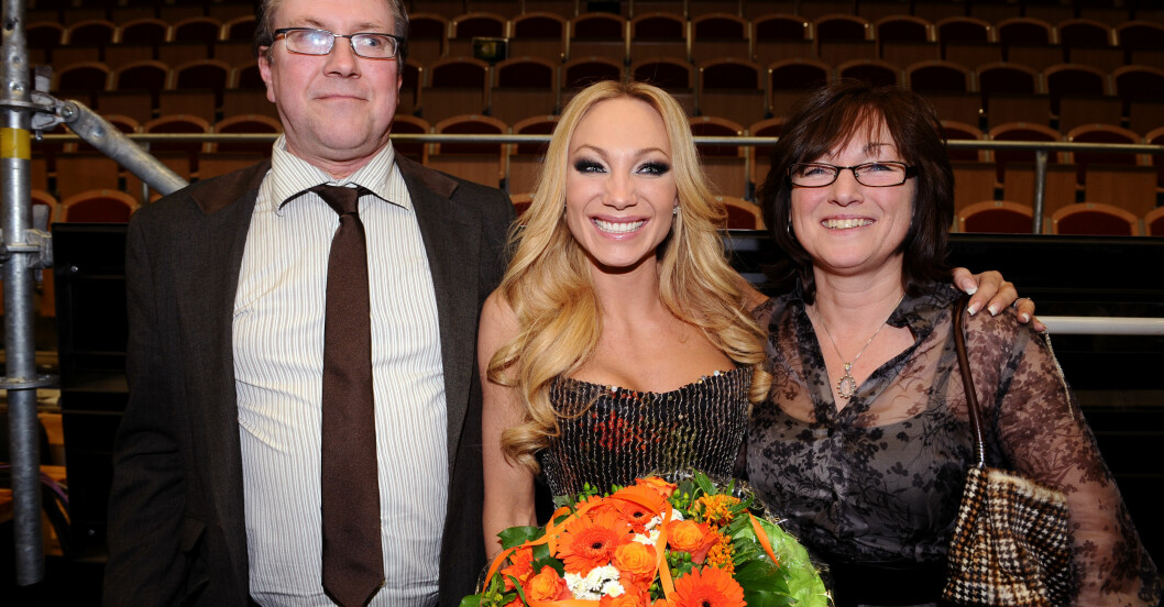 Charlotte Perrelli med föräldrarna Berth och Monica under Melodifestivalen 2008 Charlotte Perrelli med föräldrarna Berth och Monica under Melodifestivalen 2008