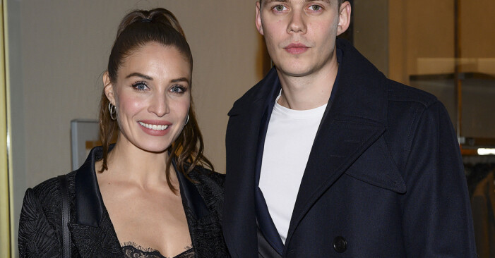 Alida Morberg och sambon Bill Skarsgård på mingel i fjol!