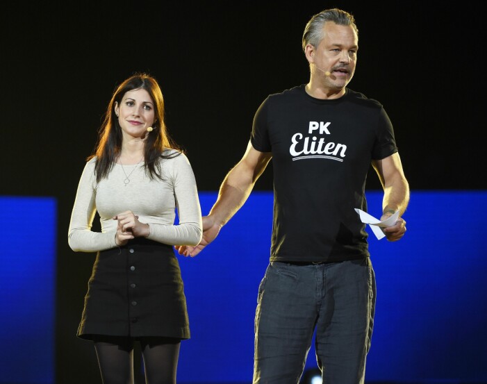 Henrik Schyffert och Nour El Refai håller hov under <em>Hela Sverige skramlar</em> 2015 – en konsert till förmån för människor på flykt.