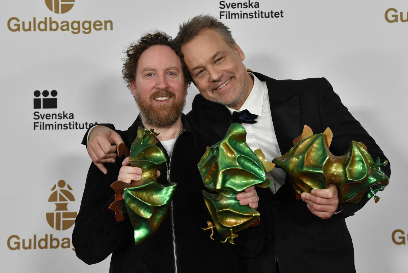 Uje Brandelius och Henrik Schyffert vann bästa film för Spring Uje spring på Guldbaggegalan 2021. Uje kammade dessutom hem två egna pris för bästa manliga huvudroll och bästa manuskript vid galan.