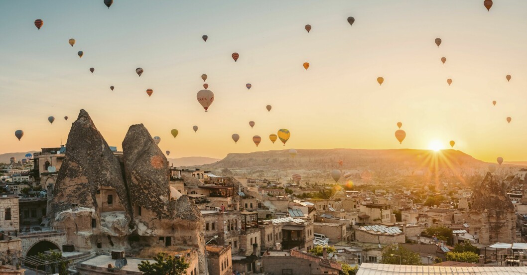 Luftballonger över en stad