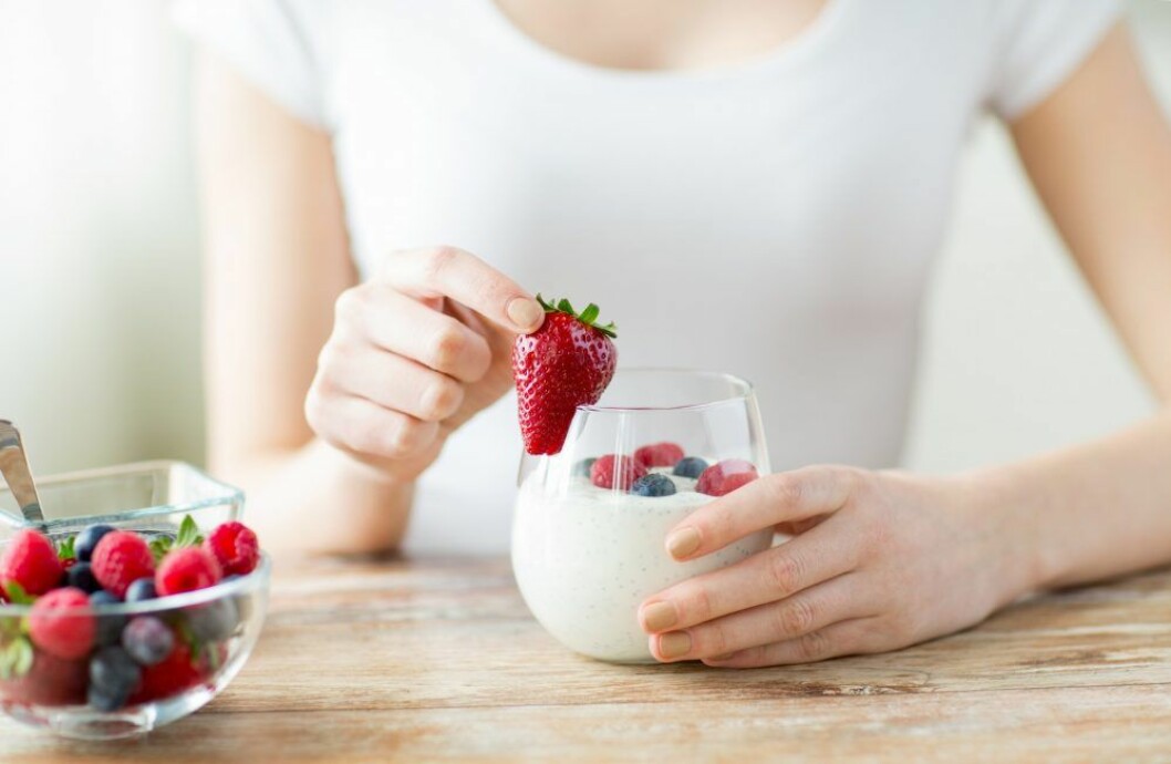 Goda bakterie som finns i fil och yoghurt kan lindra symtom hos vissa allergiker. fil med bär innehåller probiotika