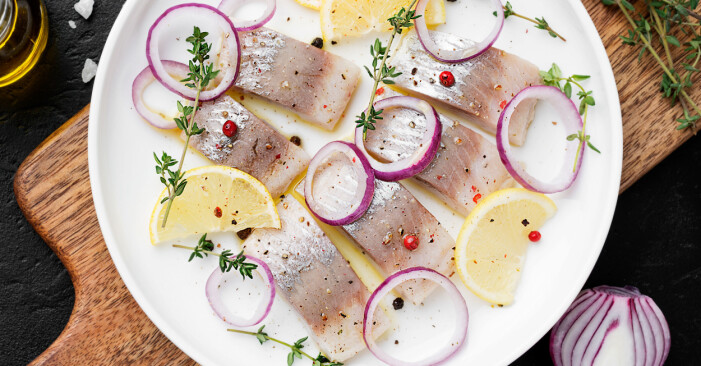 sill med lök och citron