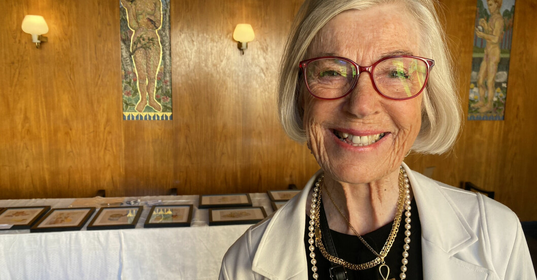 Ingrid gör idag konstverk som hon säljer på sina föreläsningar. ingrid och hennes konst