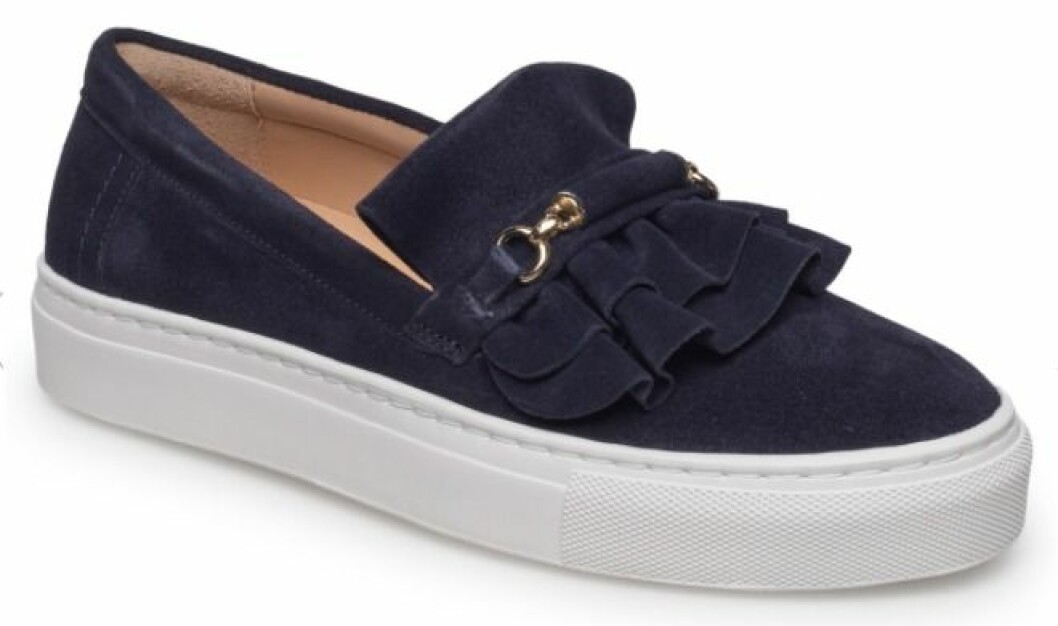 Läckra lågskor från Shoes, med dekorativ volang.