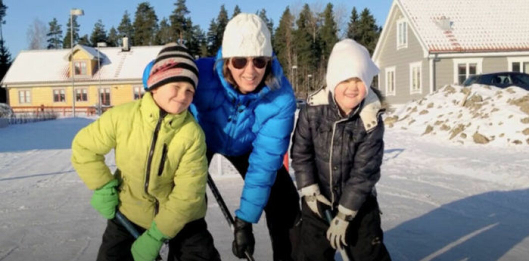 Tina tillsammans med barnen Emil och Linus, innan hon blev sjuk. Bild: Kanal 5