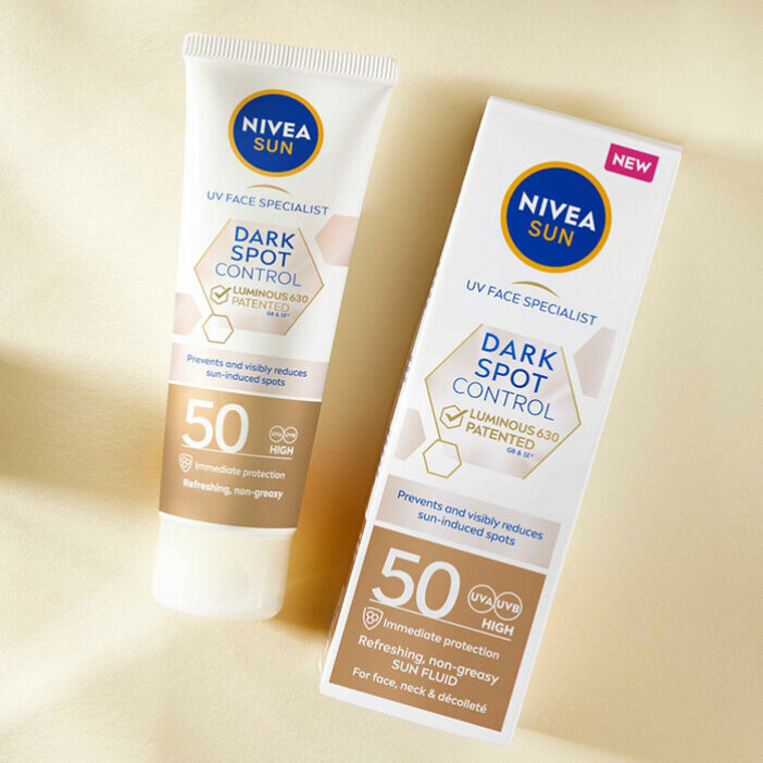 UV Face LUMINOUS630 Anti Dark-Spot Control är en solkräm som minskar pigmentfläckar. sol