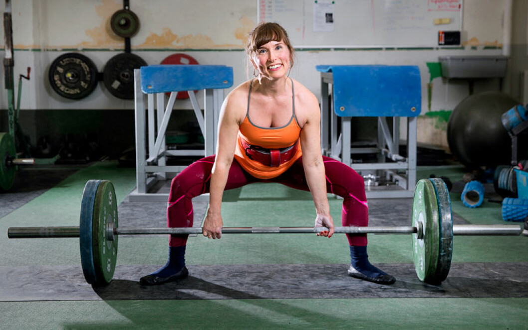 Lina Tenow lyfter 82,5 kilo i knäböj, 52,5 kilo i bänkpress och 120 kilo i marklyft.