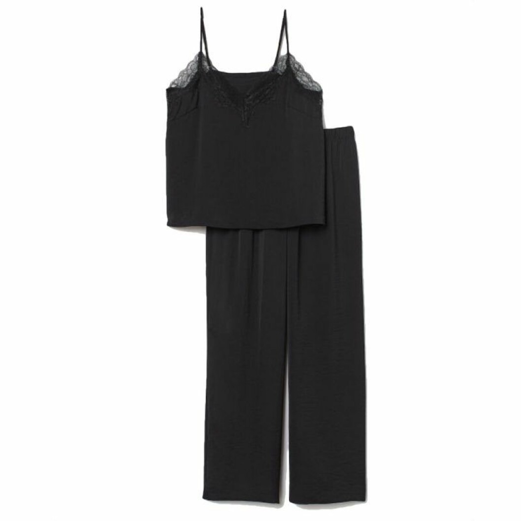 Svart pyjamas med linne och byxor