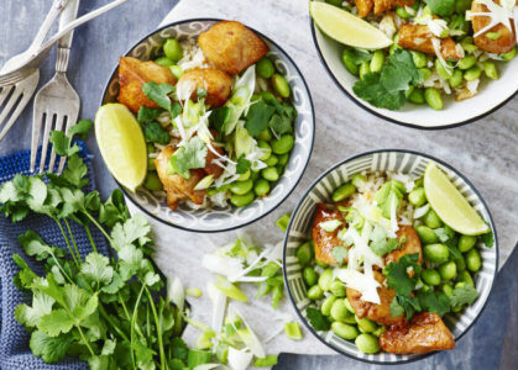 Läs receptet här: <a href="https://recept.mabra.com/teriyakikyckling-med-bonor-och-ris/">Teriyakiskyckling med bönor och ris</a>