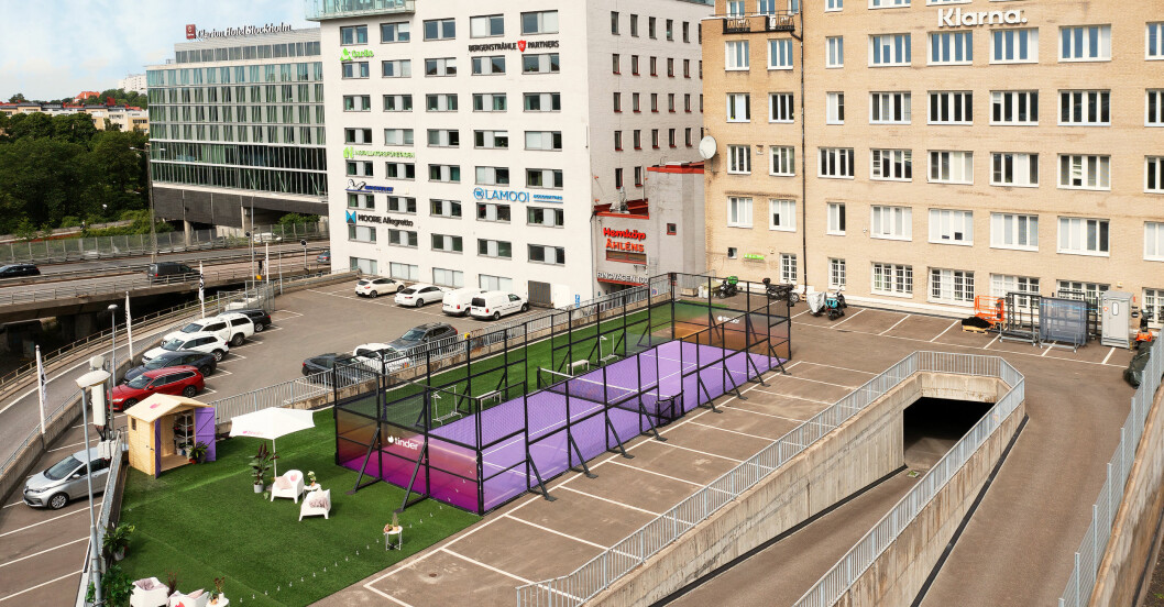 Tinders padelbana ligger i Skanstull i Stockholm.