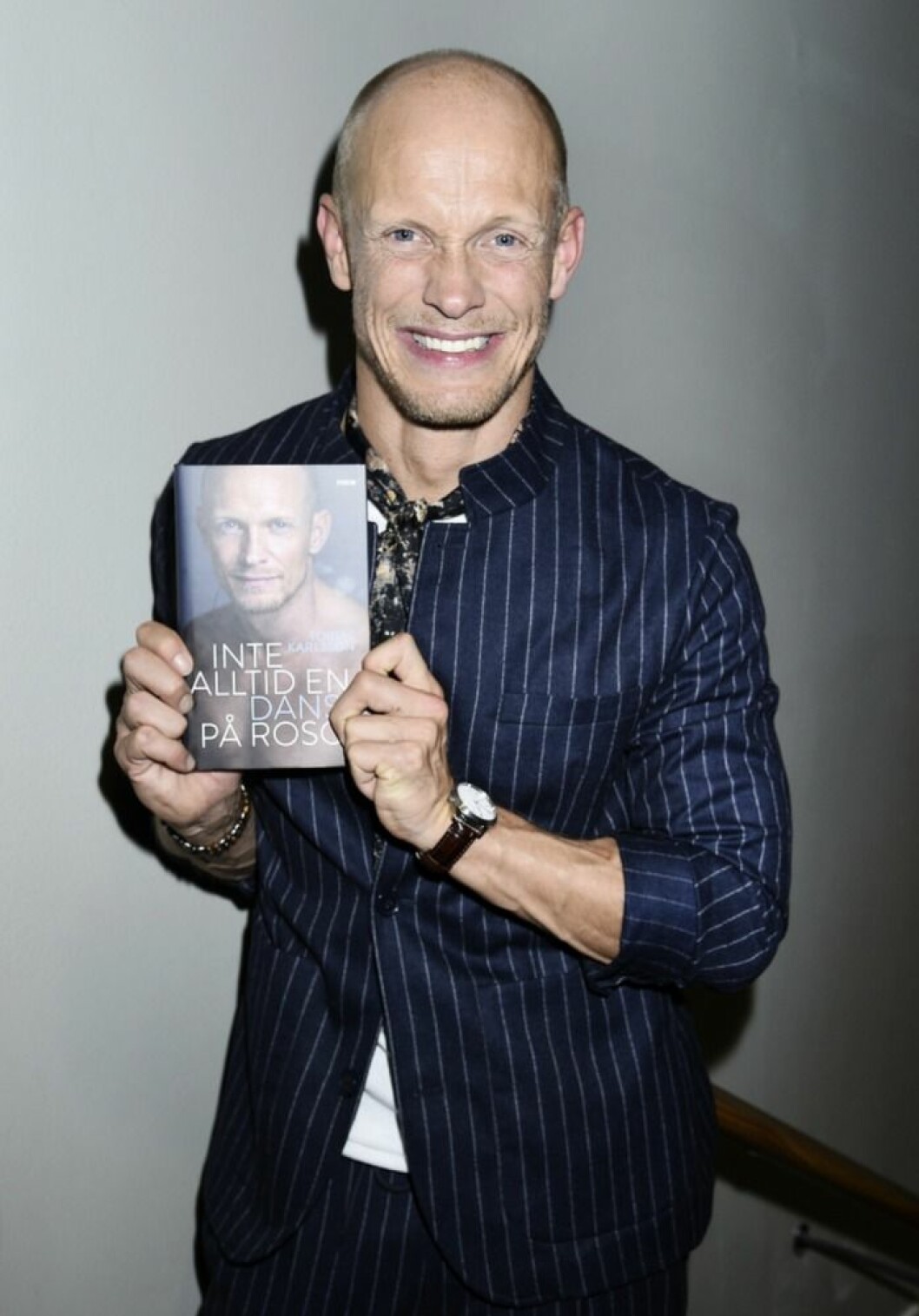 Tobias Karlsson har skrivit boken Inte alltid en dans på rosor. FOTO: Karin Törnblom/TT Bokrelease för Tobias Karlssons bok