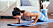 kvinna gör en övning från 16 weeks of hells träningsprogram