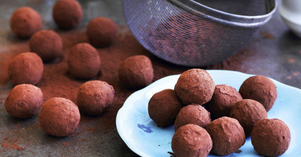 Jultryfflar med vuxen smak. Tryffel med russin och kakao