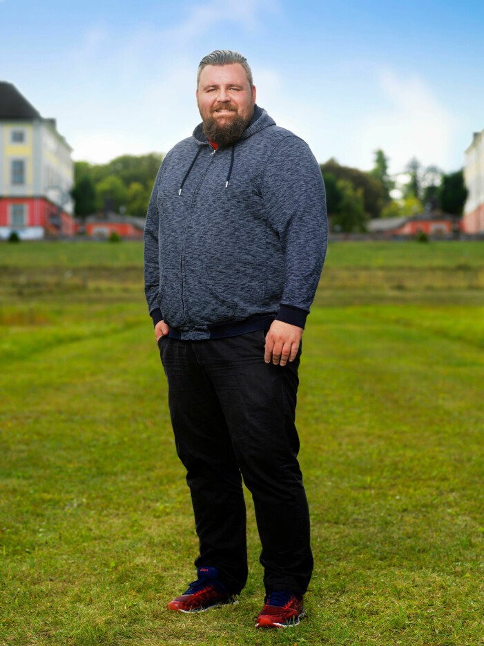 Produktionen hittade en våg i Bartosz Komendas bagagelucka – och diskade honom. Produktionen hittade en våg i Bartosz Komendas bagagelucka – och diskade honom.