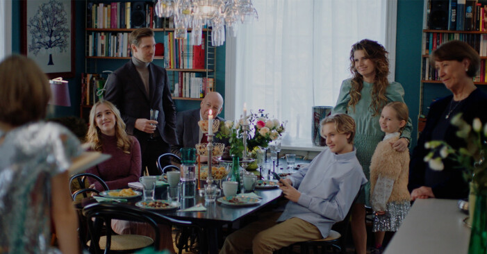 Udda veckor-Jonas(Linus Wahlgren), Frida(Christine Meltzer), Selma(Ida Hedlund Stenmarck), Benjamin(Adrian Macéus) och Moa(Malva Lindgren) Christine Meltzer, Linus Wahlgren, Vanna Rosenberg, Gustaf Hammarsten, Per Andersson, Charlie Gustafsson, Jill Johnson - alla skådespelar i serien Udda veckor, till vänster Ida Hedlund Stenmarck.