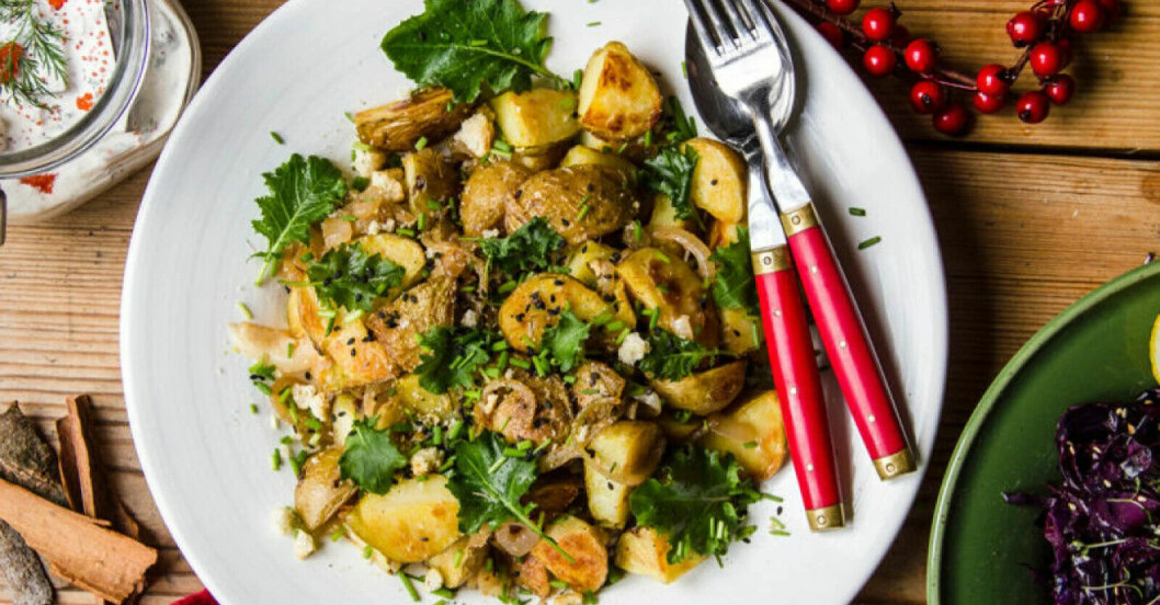 Kocken och Instagramprofilen Siri Barjes vegetariska Janssons frestelse med grönkål.<br>Foto: Siri Barje Vegetarisk Janssons frestelse upplagt på ett fat