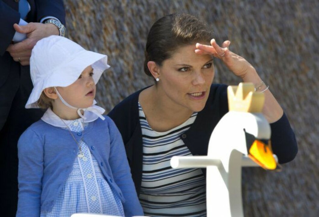 Framtida drottning och småbarnsmamma. Inte en helt enkel kombination. victoria och estelle